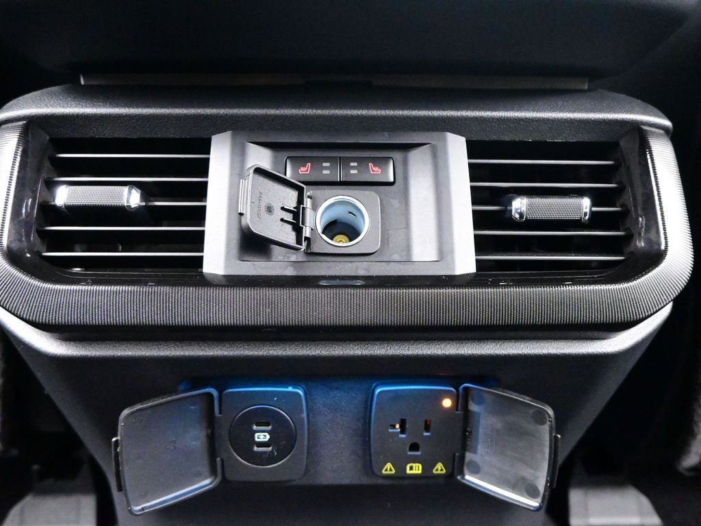 Used 2024 Ford F150 Lightning Platinum AWD/4WD image 28