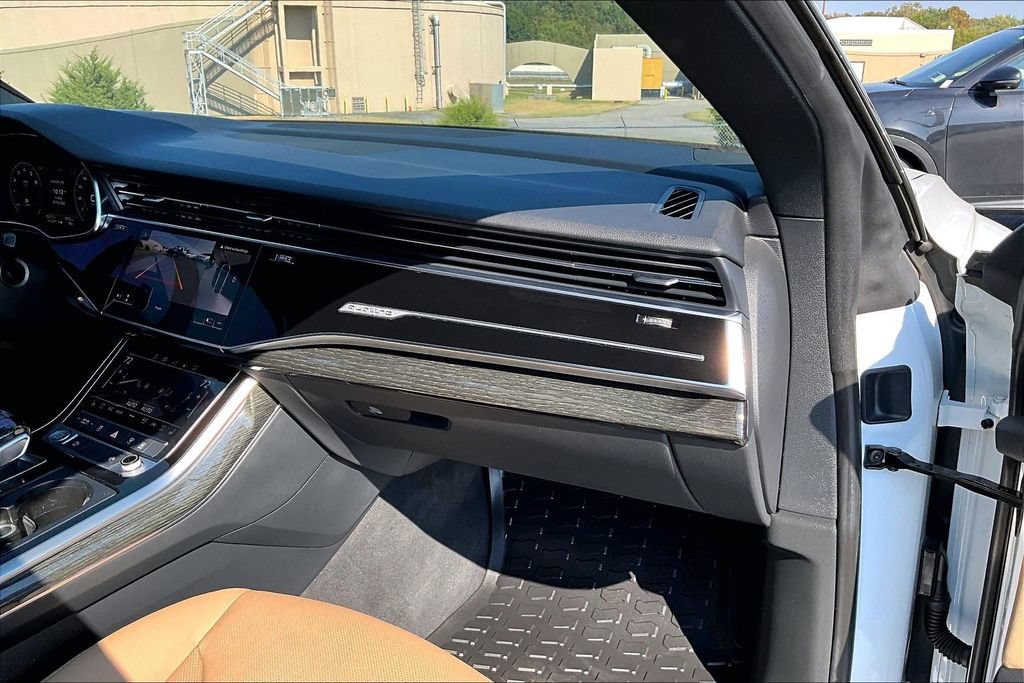 Used 2020 Audi Q8 Premium Plus w/ Premium Plus Package AWD/4WD image 28