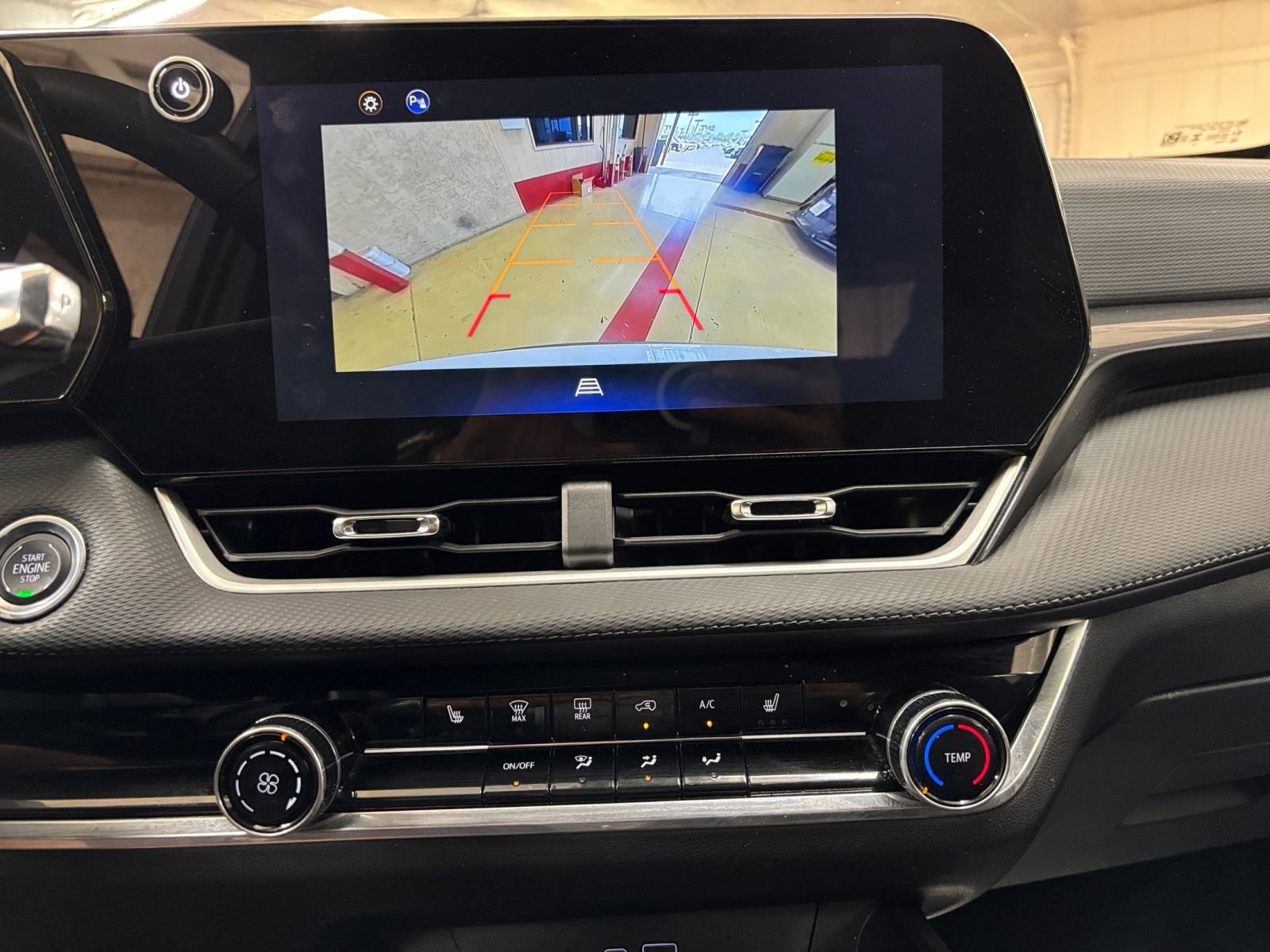 Used 2025 Chevrolet Equinox LT FWD image 17