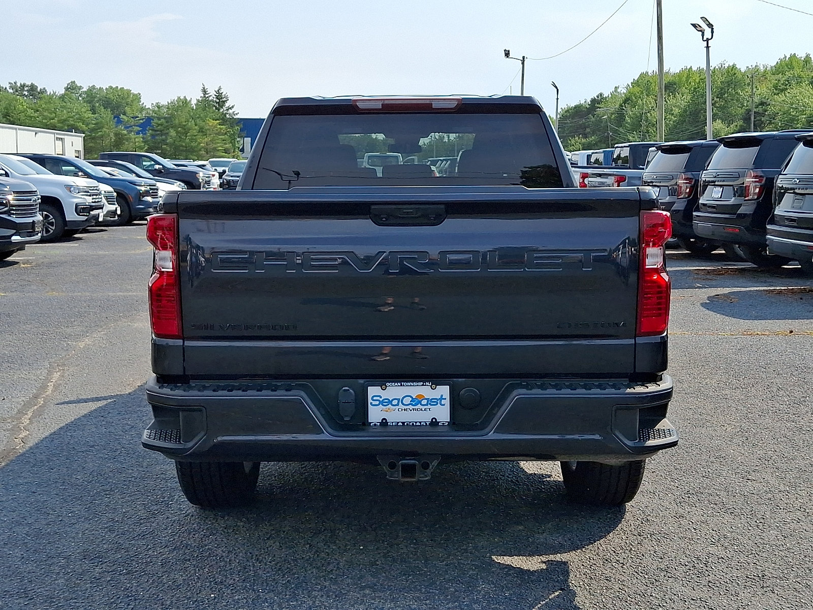 Used 2022 Chevrolet Silverado 1500 Custom w/ LPO, Dark Essentials Package AWD/4WD image 6
