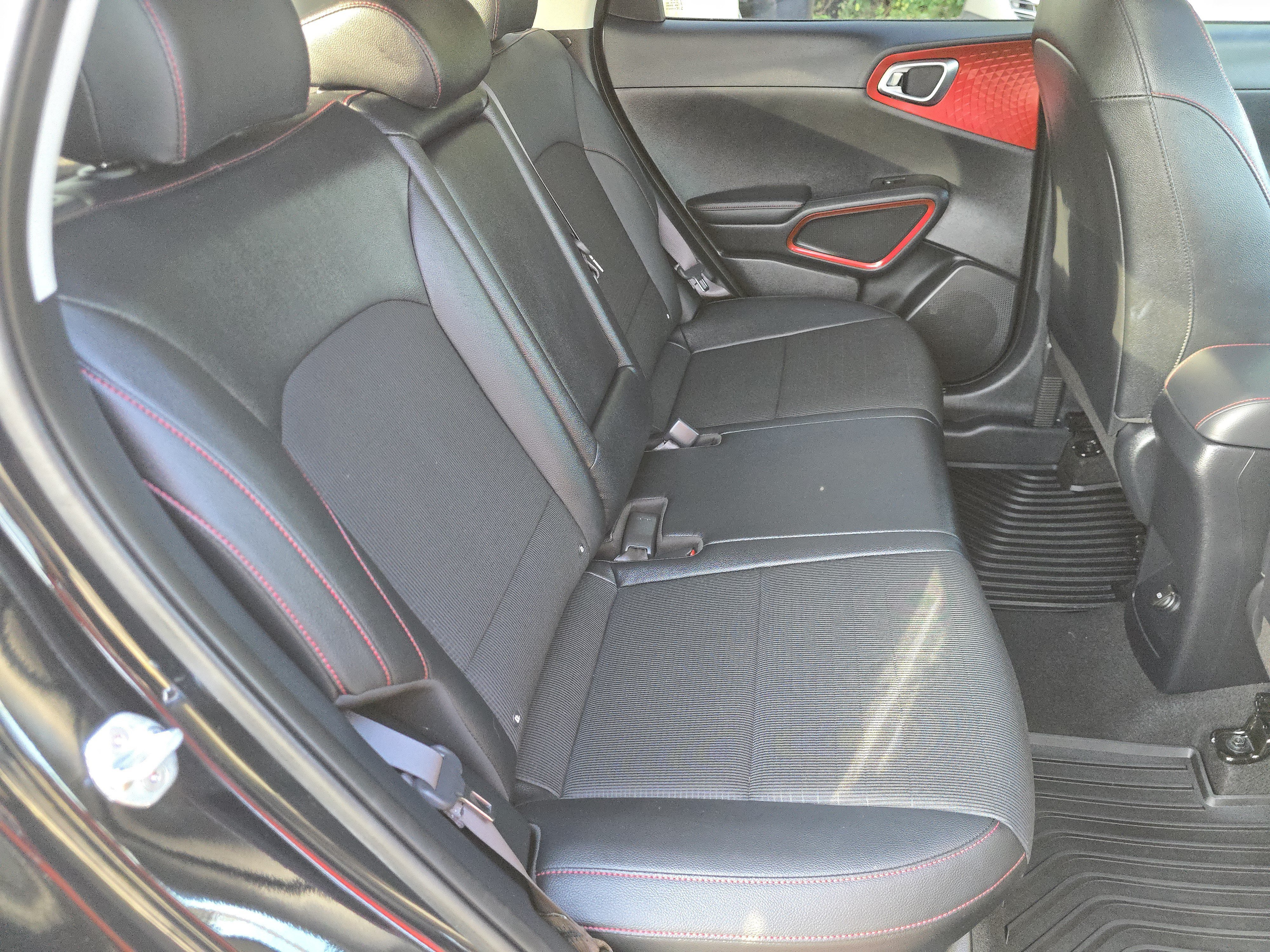Used 2022 Kia Soul Turbo FWD image 19