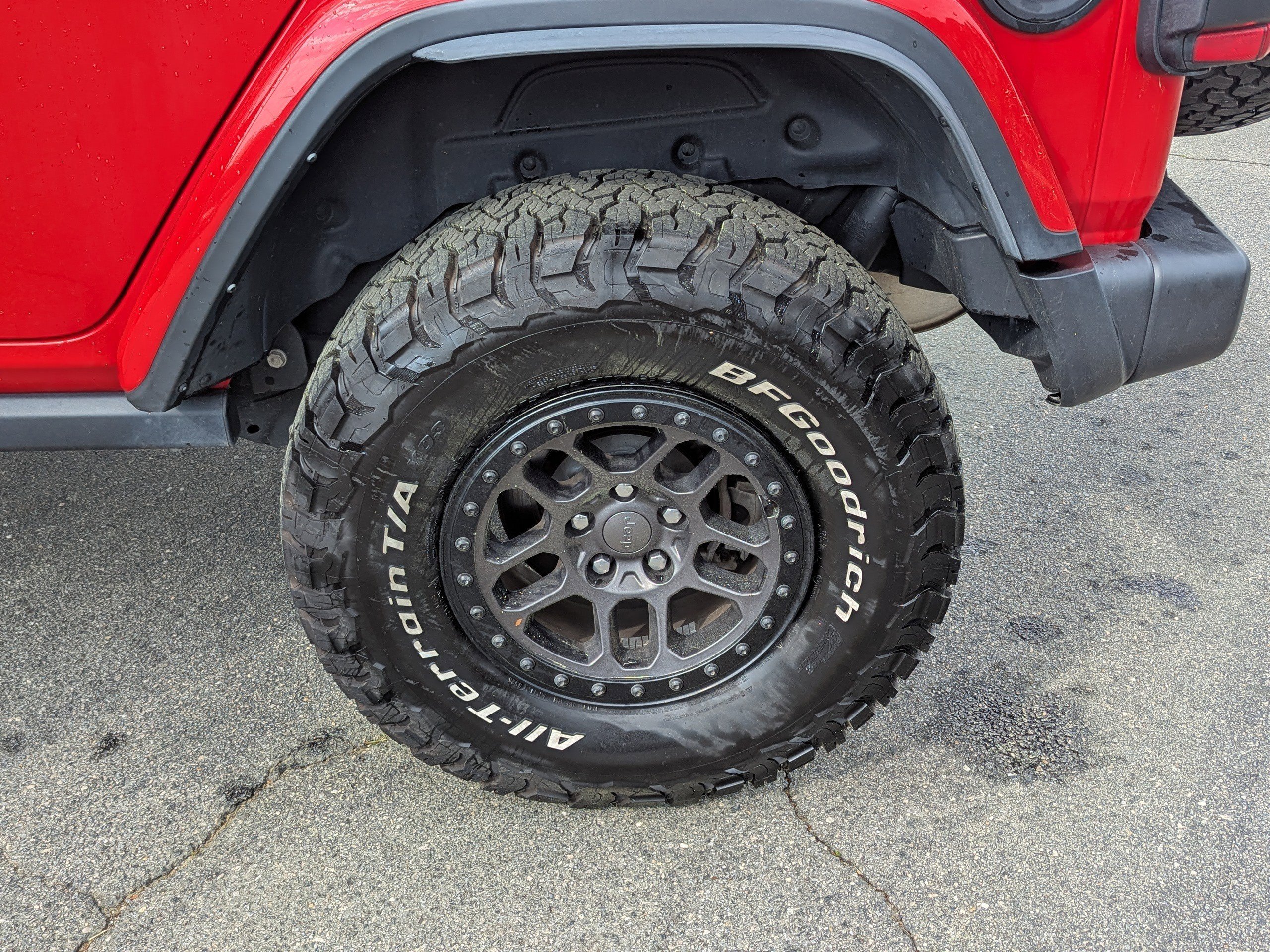 Used 2022 Jeep Wrangler Unlimited Rubicon w/ Xtreme Recon 35" Tire Package image 36