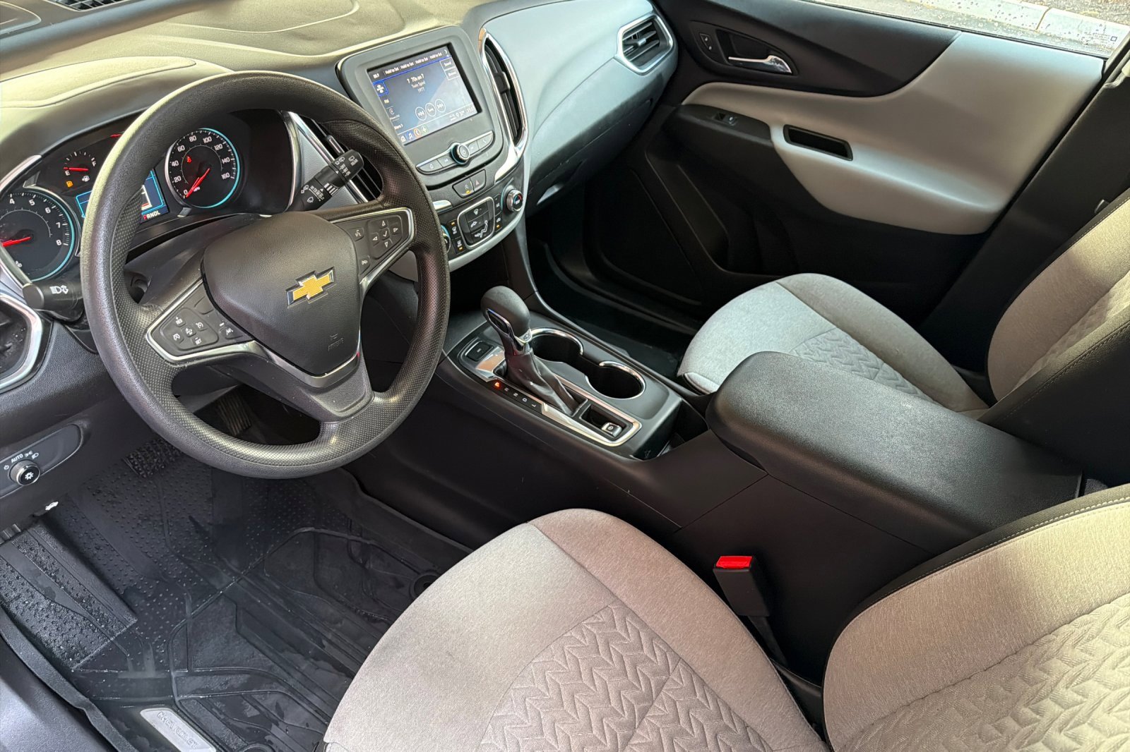 Used 2024 Chevrolet Equinox LS w/ LS Convenience Package image 10