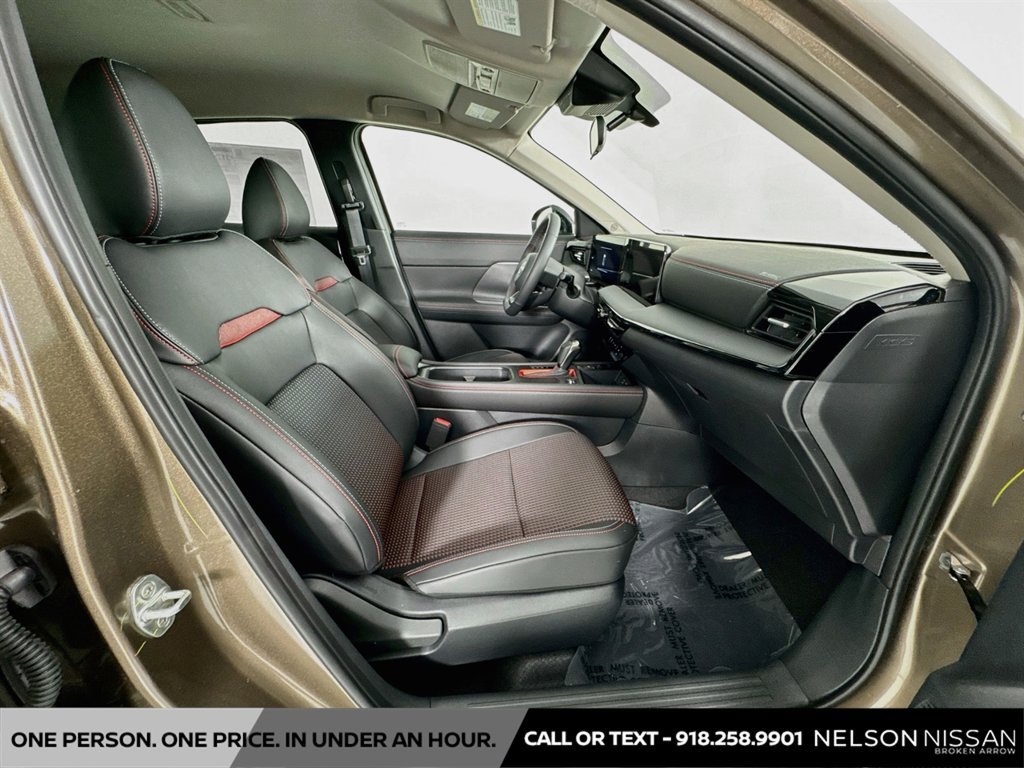 New 2026 Nissan Kicks SR FWD image 25