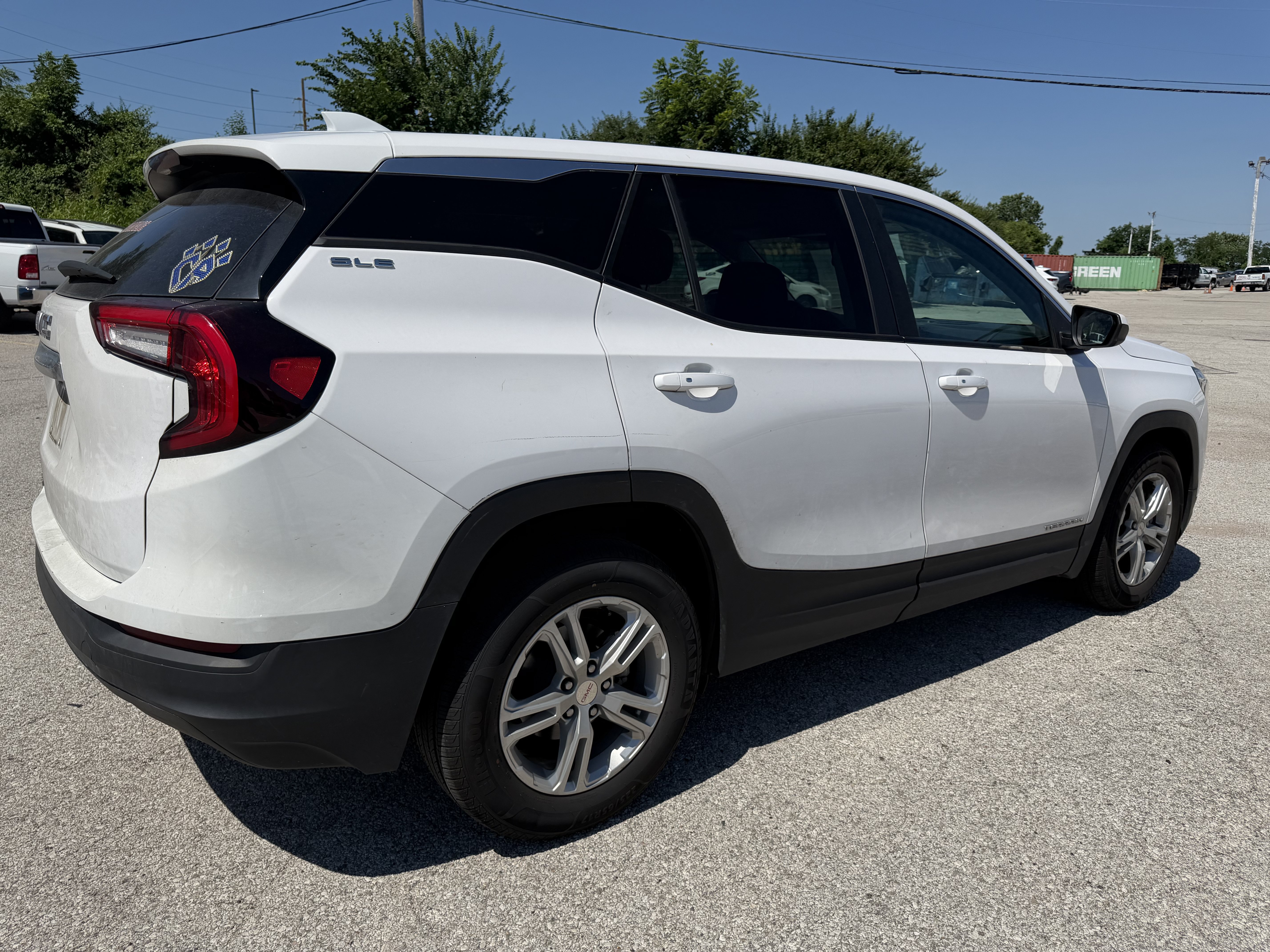 Used 2022 GMC Terrain SLE FWD image 7