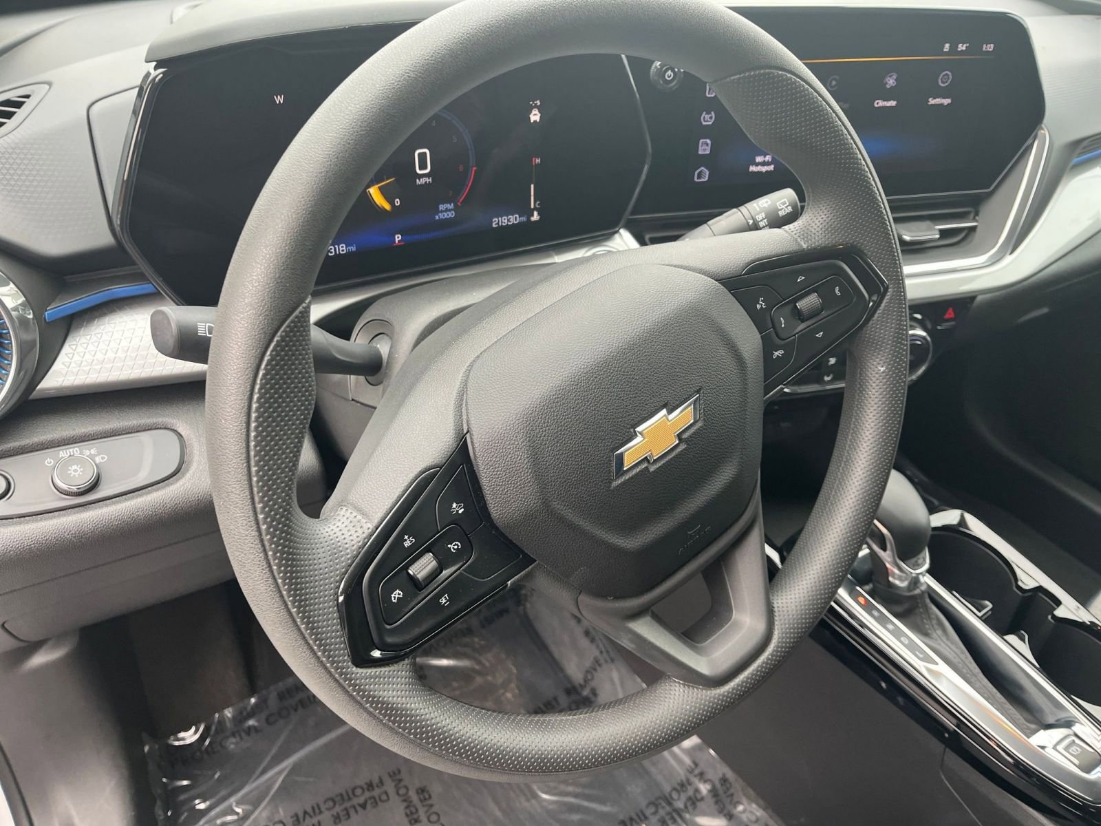 Used 2025 Chevrolet Trax LT image 28