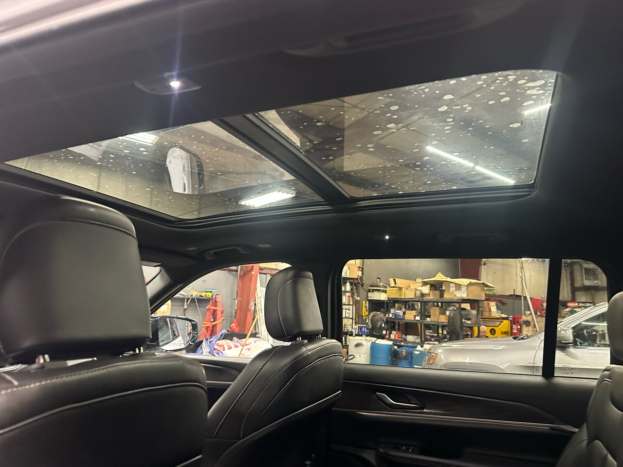 Used 2024 Jeep Grand Cherokee L Limited w/ Black Appearance Package image 22