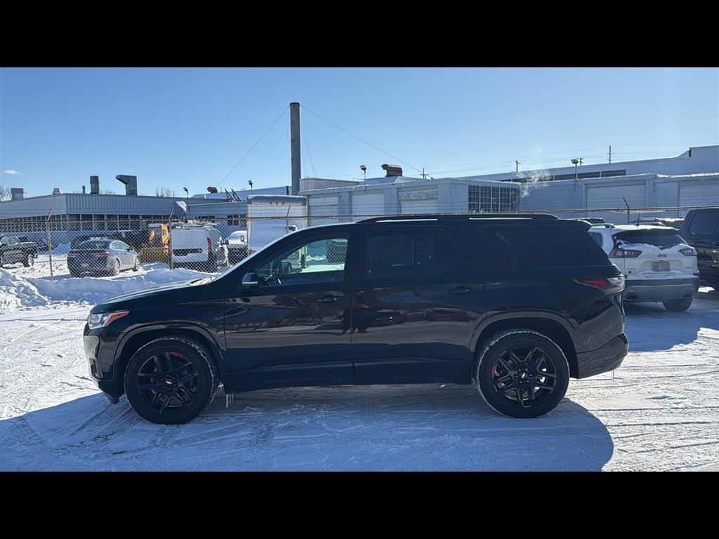Used 2021 Chevrolet Traverse Premier w/ Redline Edition AWD/4WD image 3