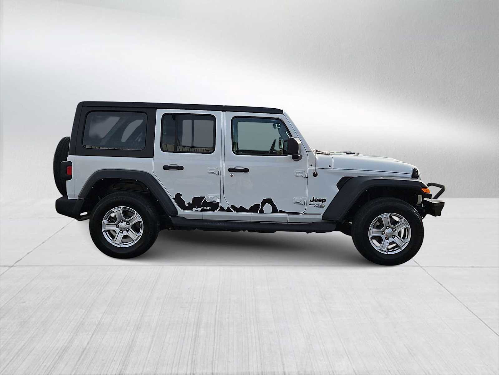 Used 2021 Jeep Wrangler Unlimited Sport image 9