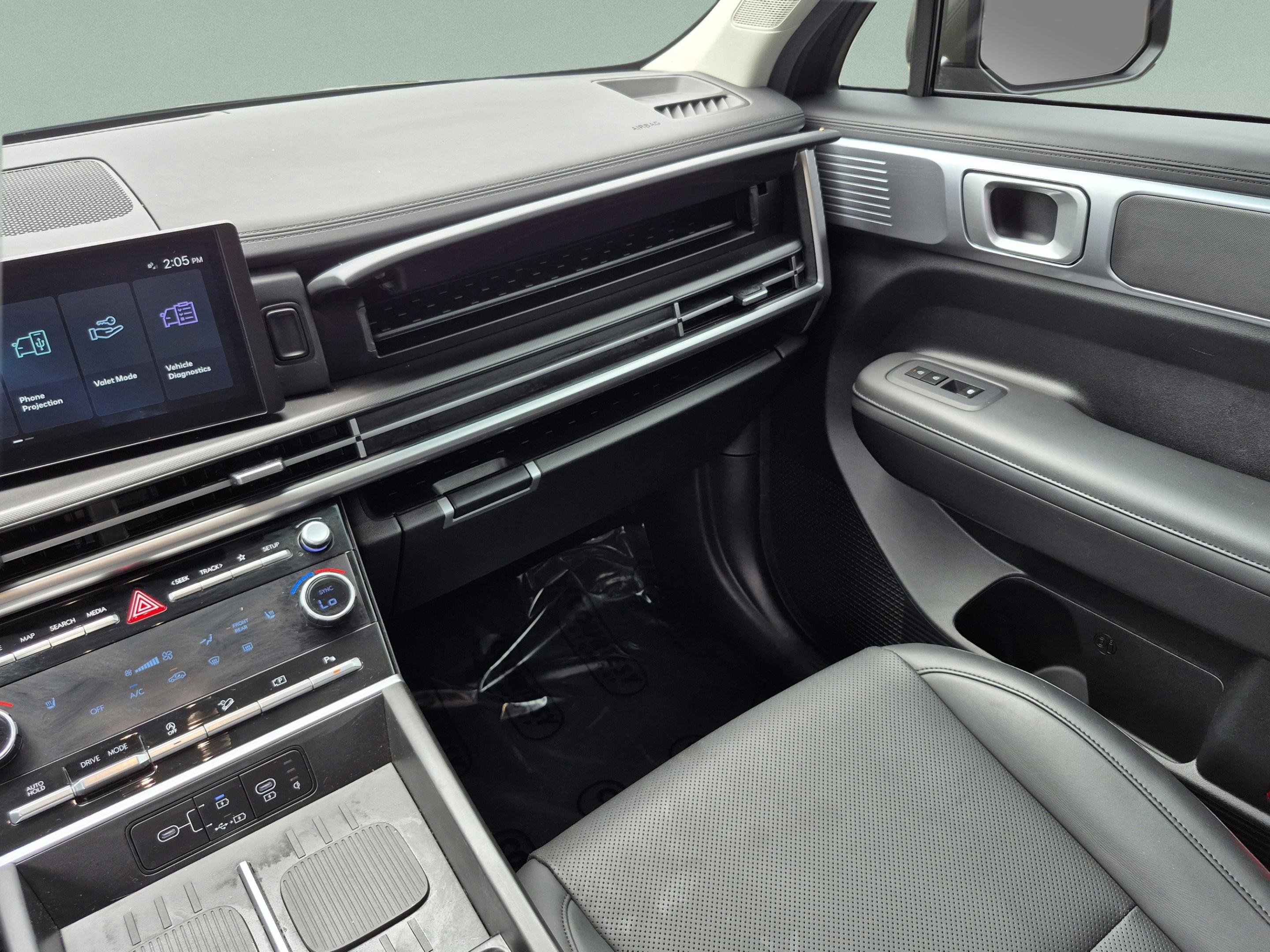 Used 2024 Hyundai Santa Fe SEL FWD image 16