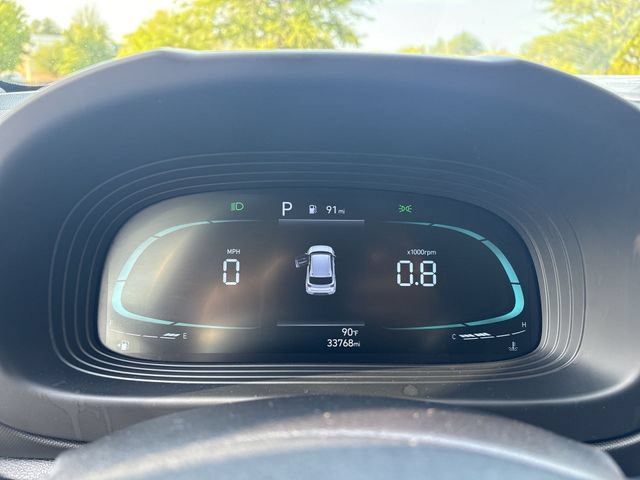 Used 2023 Hyundai Venue SEL FWD image 15