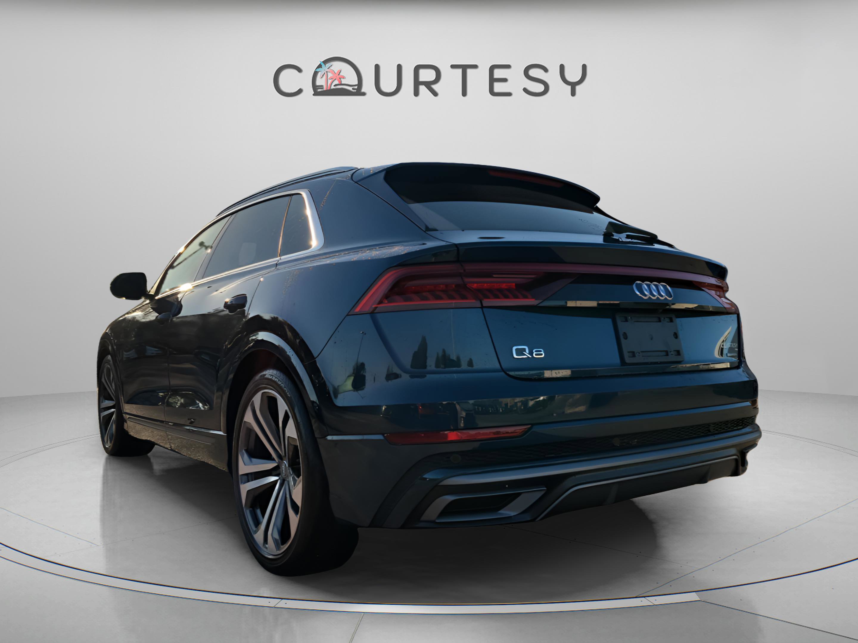 Used 2020 Audi Q8 Prestige image 2