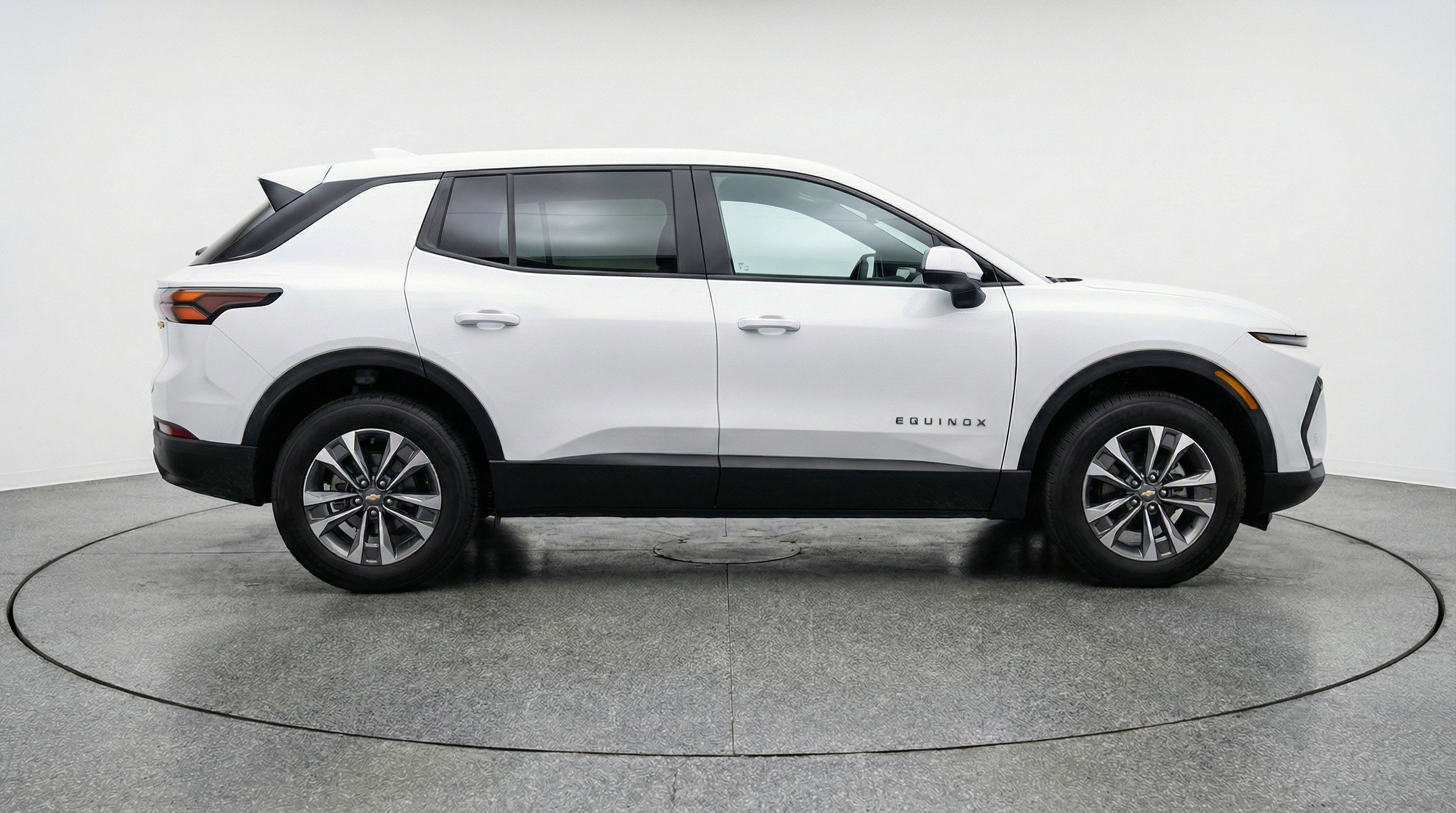 Used 2025 Chevrolet Equinox LT image 11