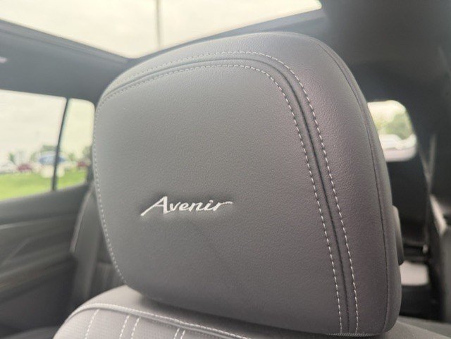 Used 2025 Buick Enclave Avenir w/ Super Cruise Package AWD/4WD image 15