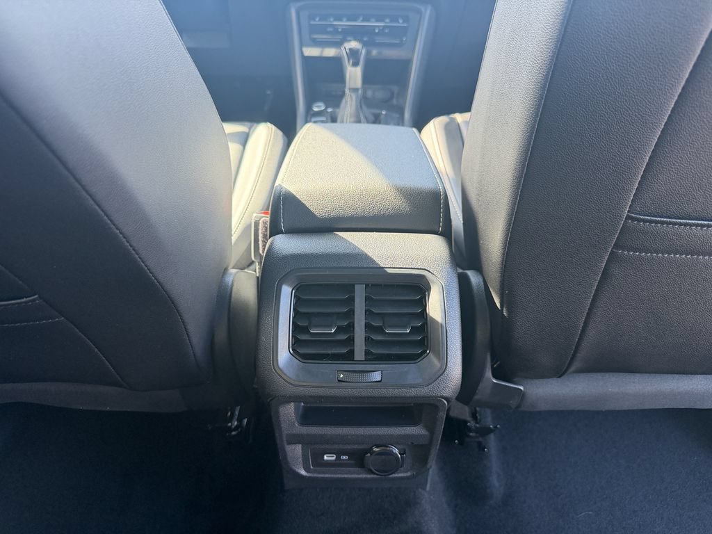 Used 2023 Volkswagen Tiguan SE w/ Panoramic Sunroof Package AWD/4WD image 23