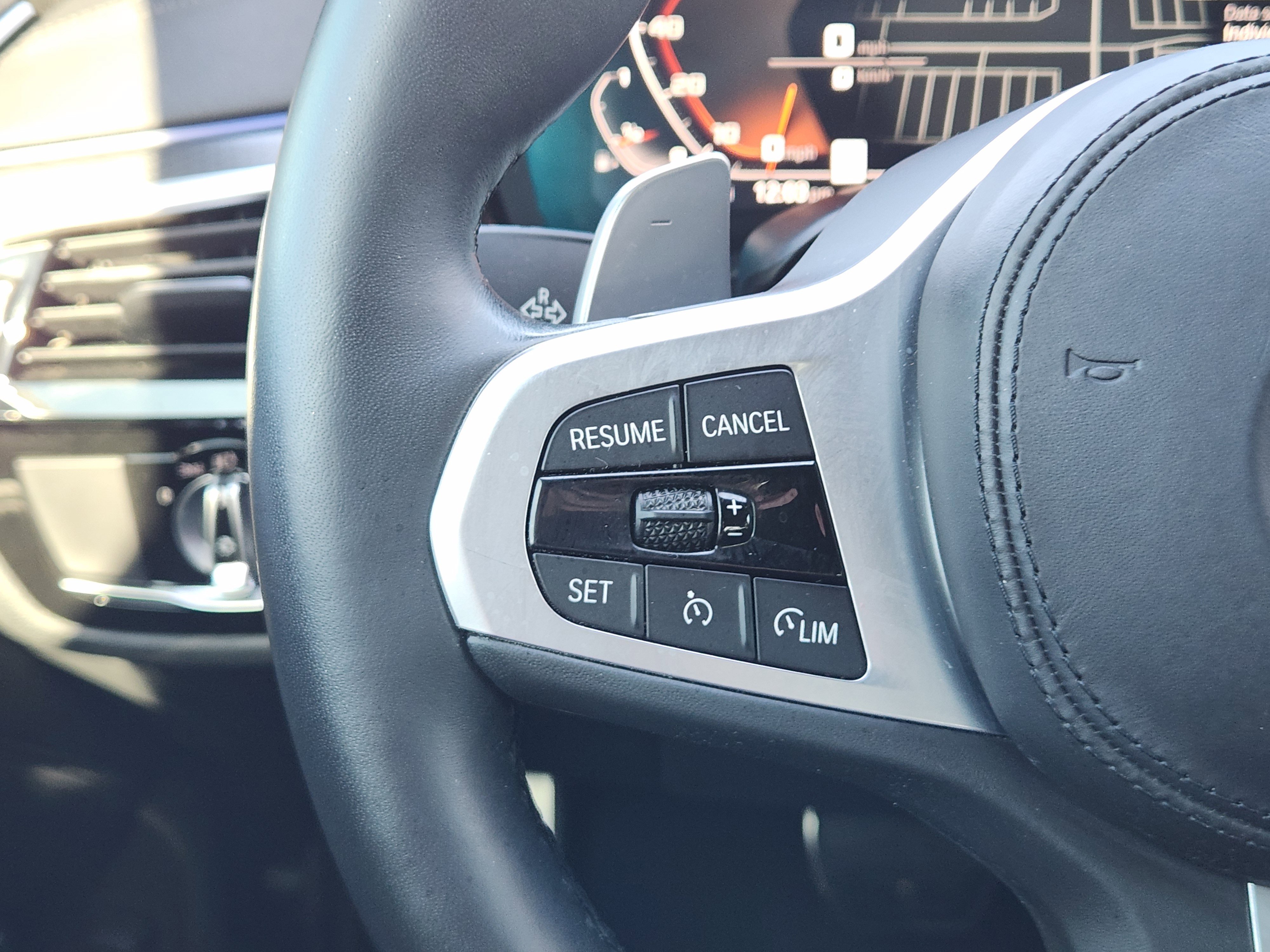 Used 2021 BMW M550i xDrive M550i xDrive w/ Premium Package image 37