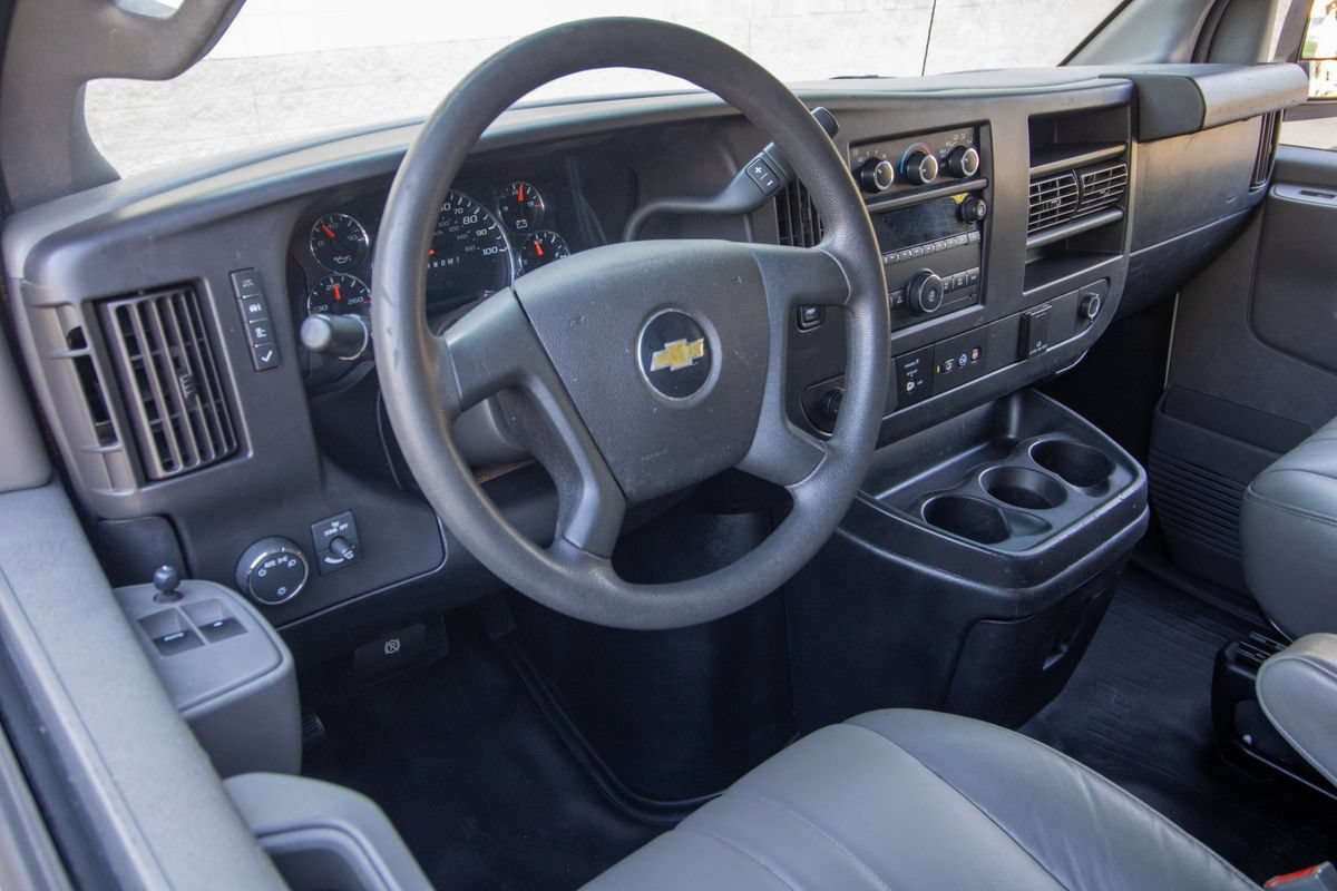 Used 2018 Chevrolet Express 2500 RWD image 12
