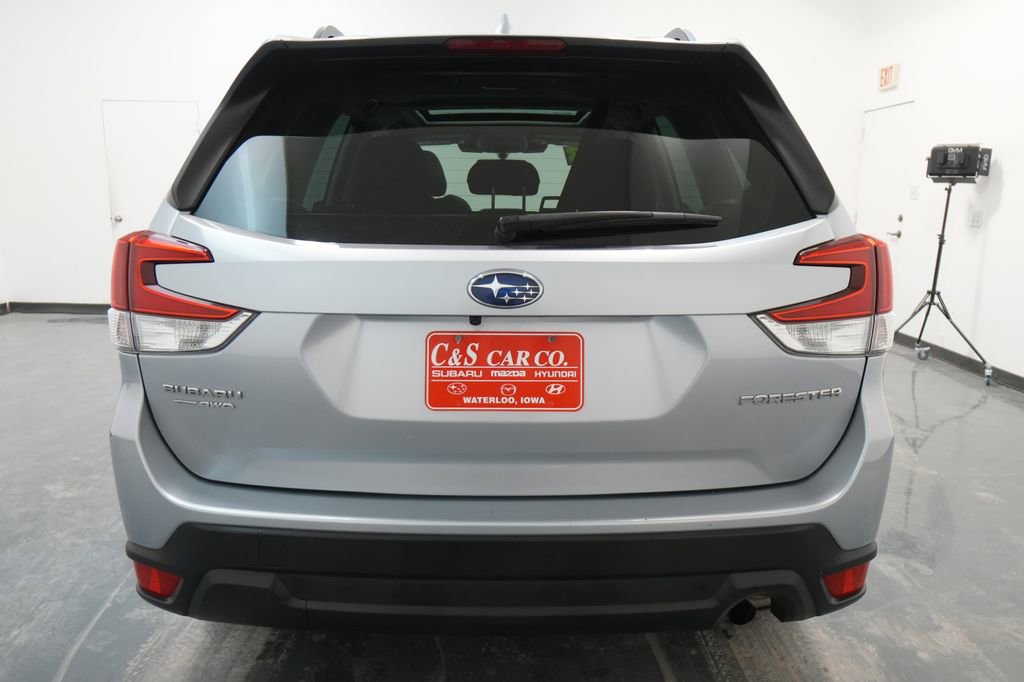 Used 2023 Subaru Forester Premium image 8