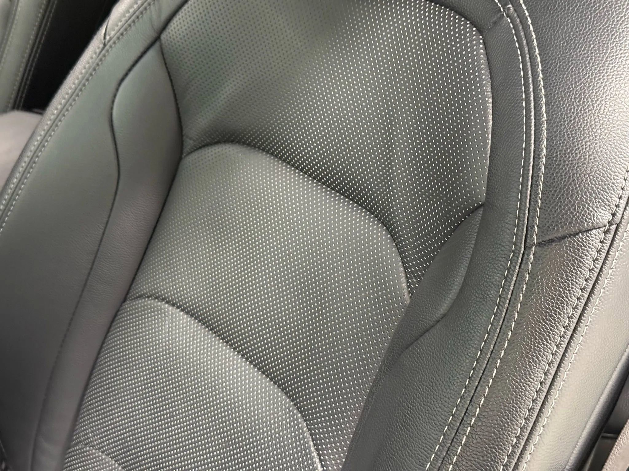 Used 2018 Chevrolet Camaro SS image 18