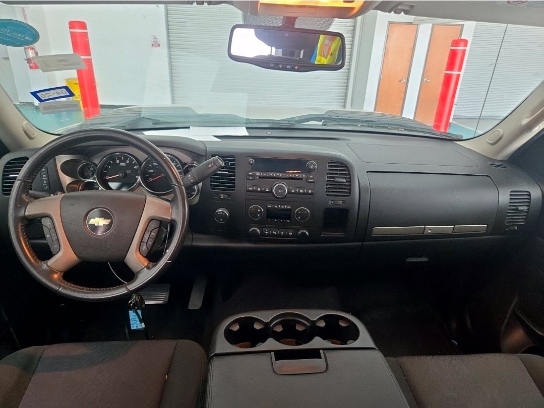 Used 2011 Chevrolet Silverado 2500 LT w/ Interior Plus Package AWD/4WD image 10