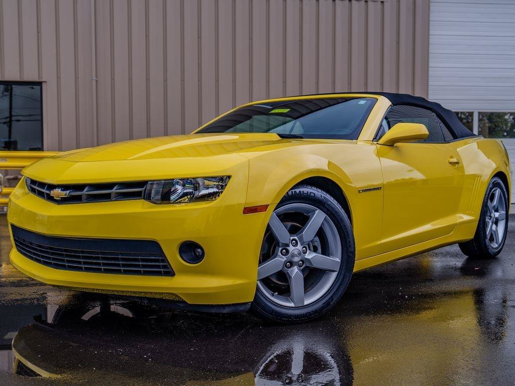 Used 2015 Chevrolet Camaro LT RWD image 6