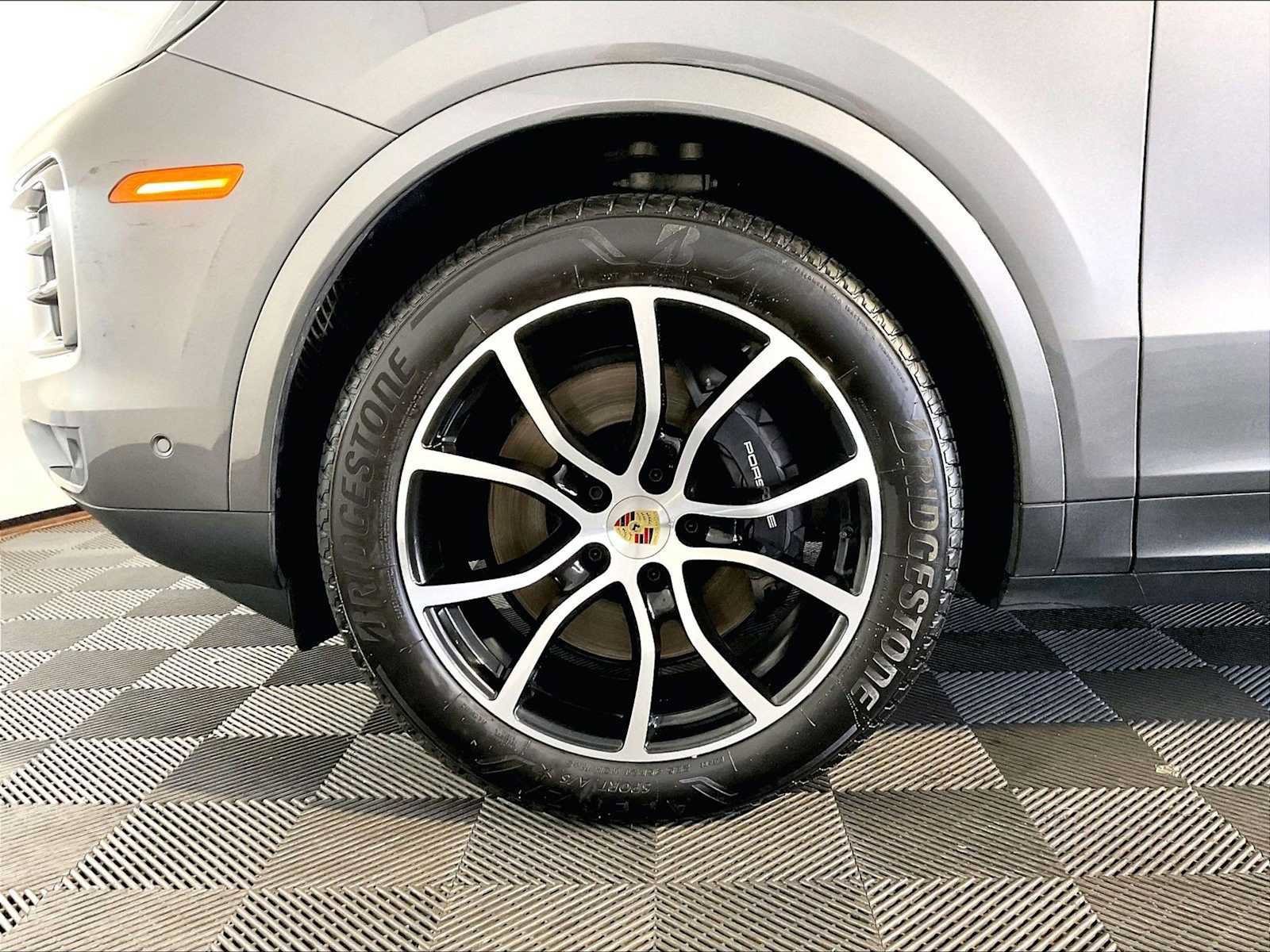 Certified 2024 Porsche Cayenne AWD/4WD image 11