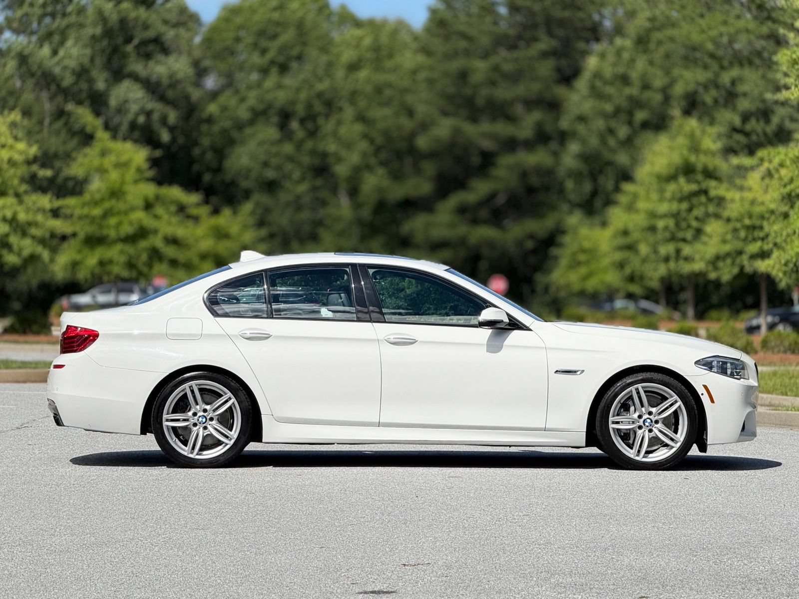 Used 2015 BMW 550i Sedan RWD image 12