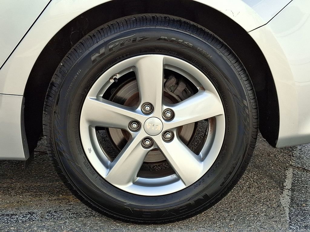 Used 2015 Kia Optima LX image 10