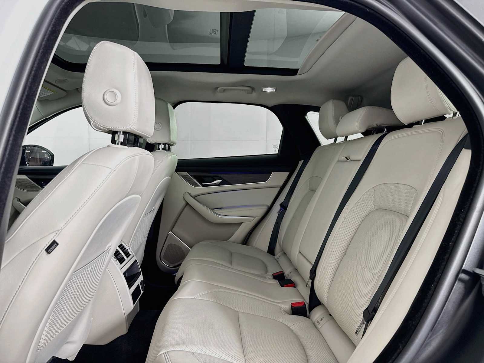 Used 2023 Jaguar F-PACE S AWD/4WD image 20