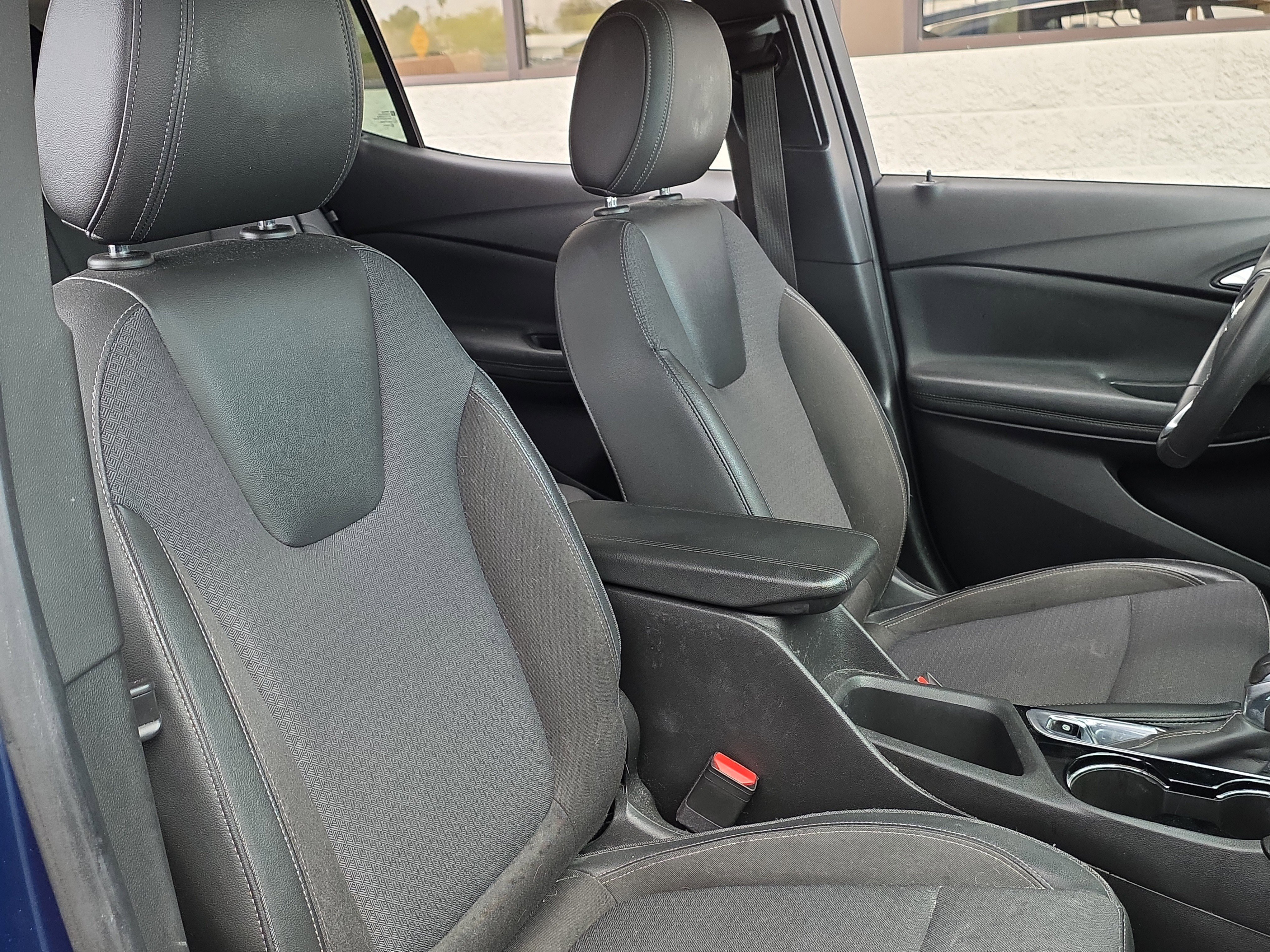 Used 2020 Buick Encore GX Preferred w/ Cold Weather Comfort Package image 30