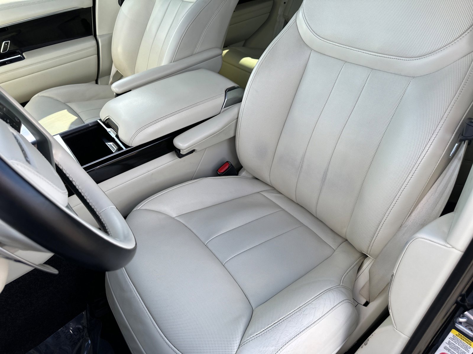 Used 2023 Land Rover Range Rover SE image 22