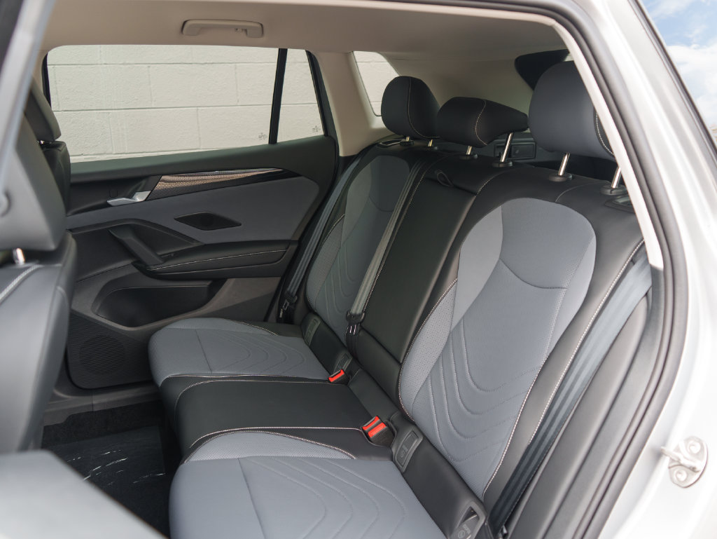 New 2026 Volkswagen Tiguan SE AWD/4WD image 11