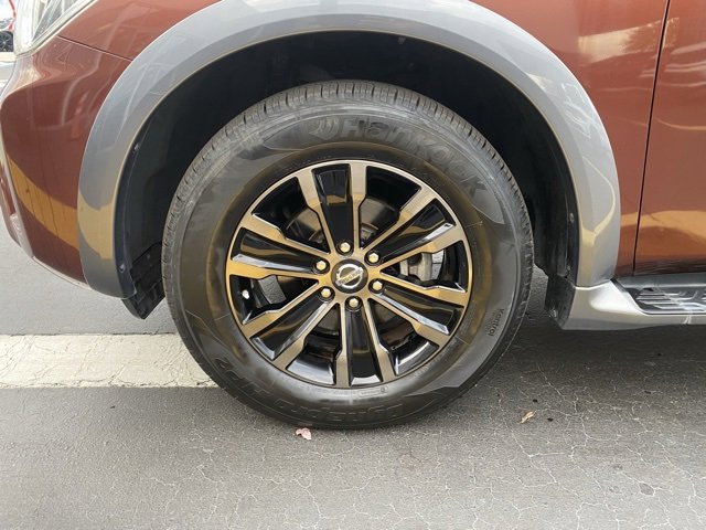 Used 2018 Nissan Armada Platinum image 10