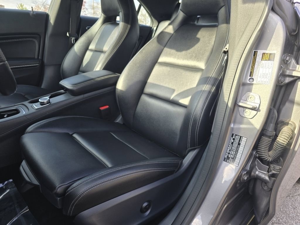 Used 2019 Mercedes-Benz CLA 250 4MATIC w/ Premium Package image 24