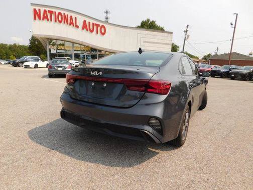 Used 2023 Kia Forte LXS w/ LXS Technology Package FWD image 6