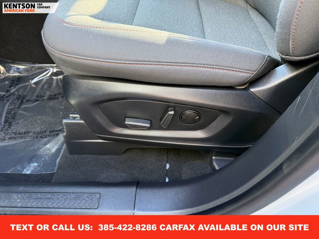 Used 2025 Ford Explorer Active image 29