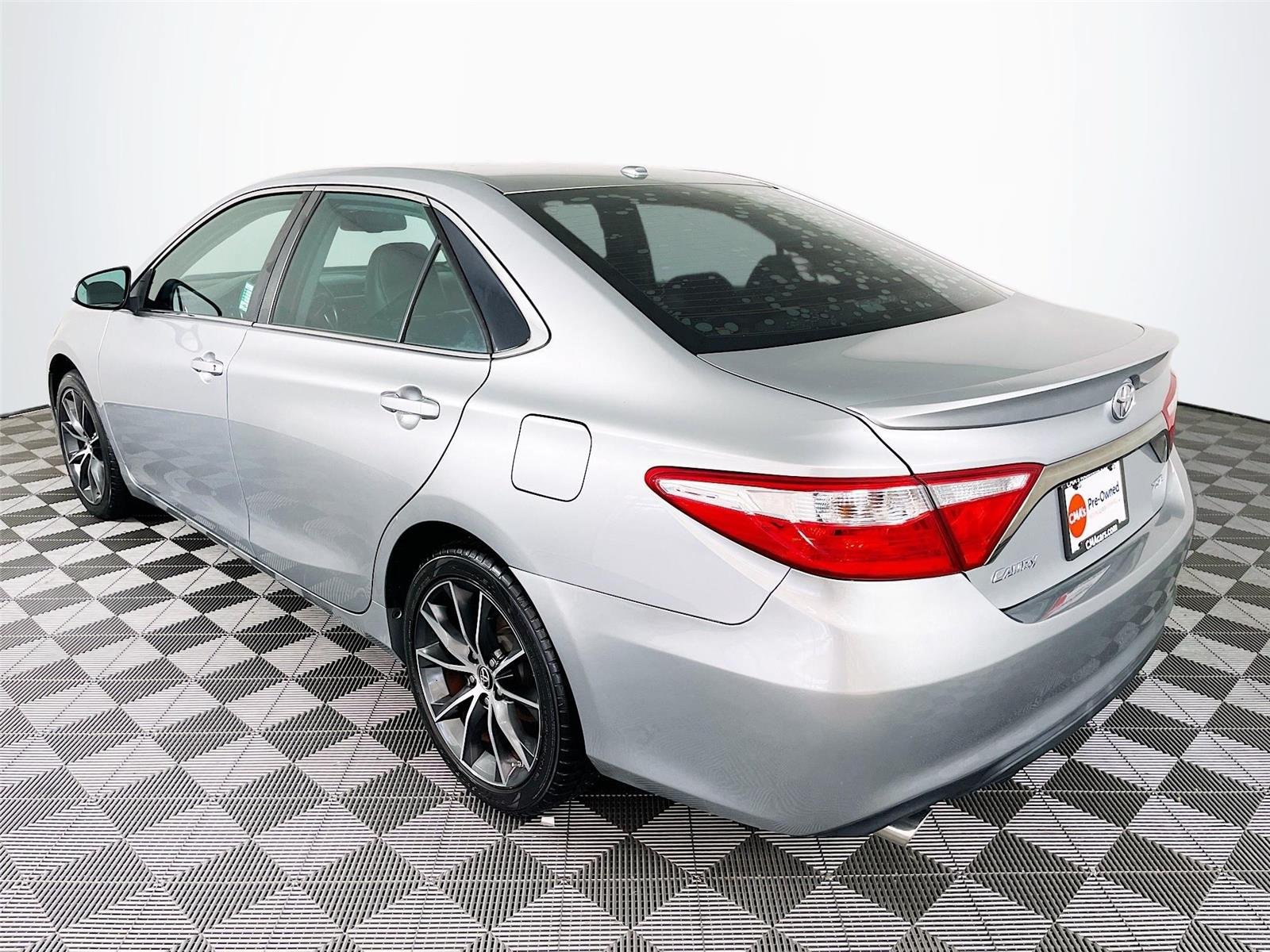 Used 2015 Toyota Camry XSE w/ Advanced Technology Package FWD image 6