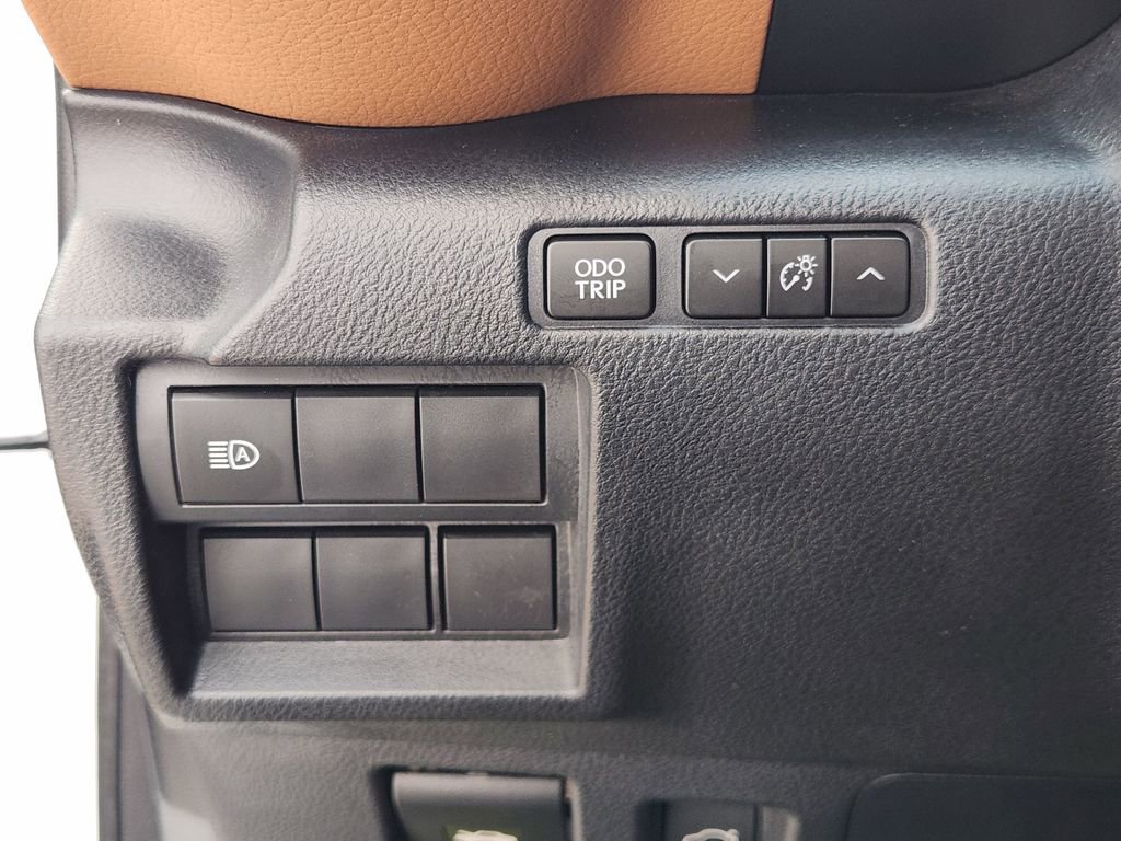 Used 2023 Lexus IS 300 w/ Comfort Package RWD image 22