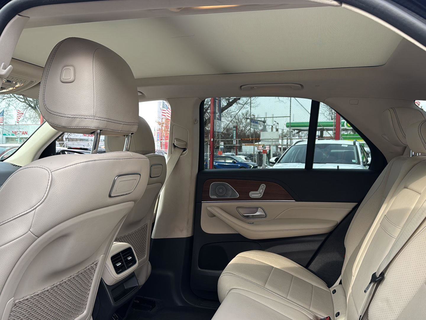 Used 2020 Mercedes-Benz GLE 350 4MATIC w/ 3rd Row Seat Package image 33