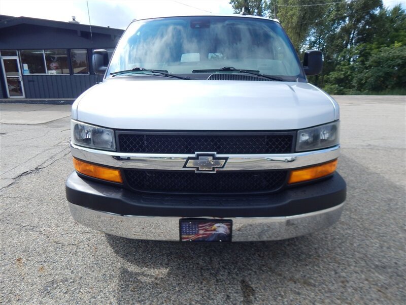 Used 2019 Chevrolet Express 3500 LT w/ LT Preferred Equipment Group RWD image 4
