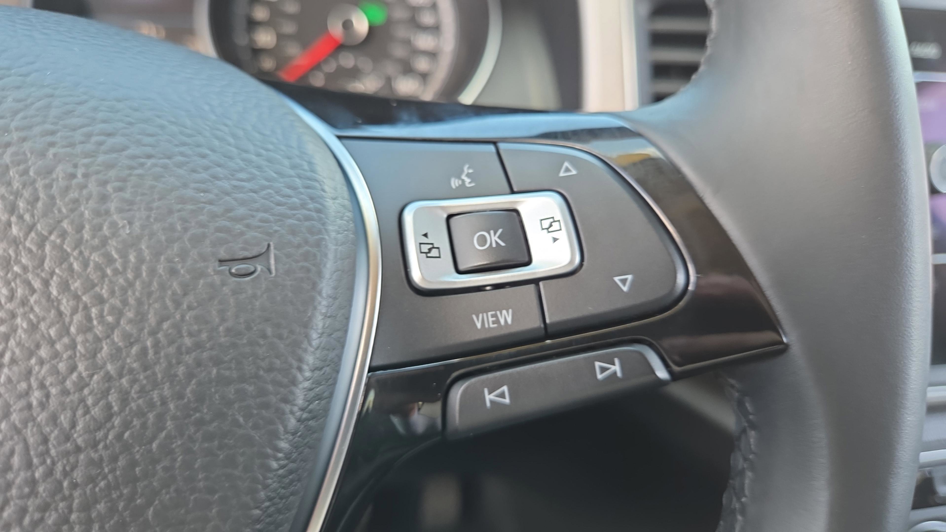 Used 2019 Volkswagen Atlas SE w/ Towing Package FWD image 25