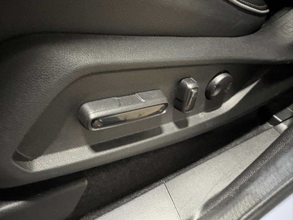 Used 2025 Honda Pilot Elite image 24