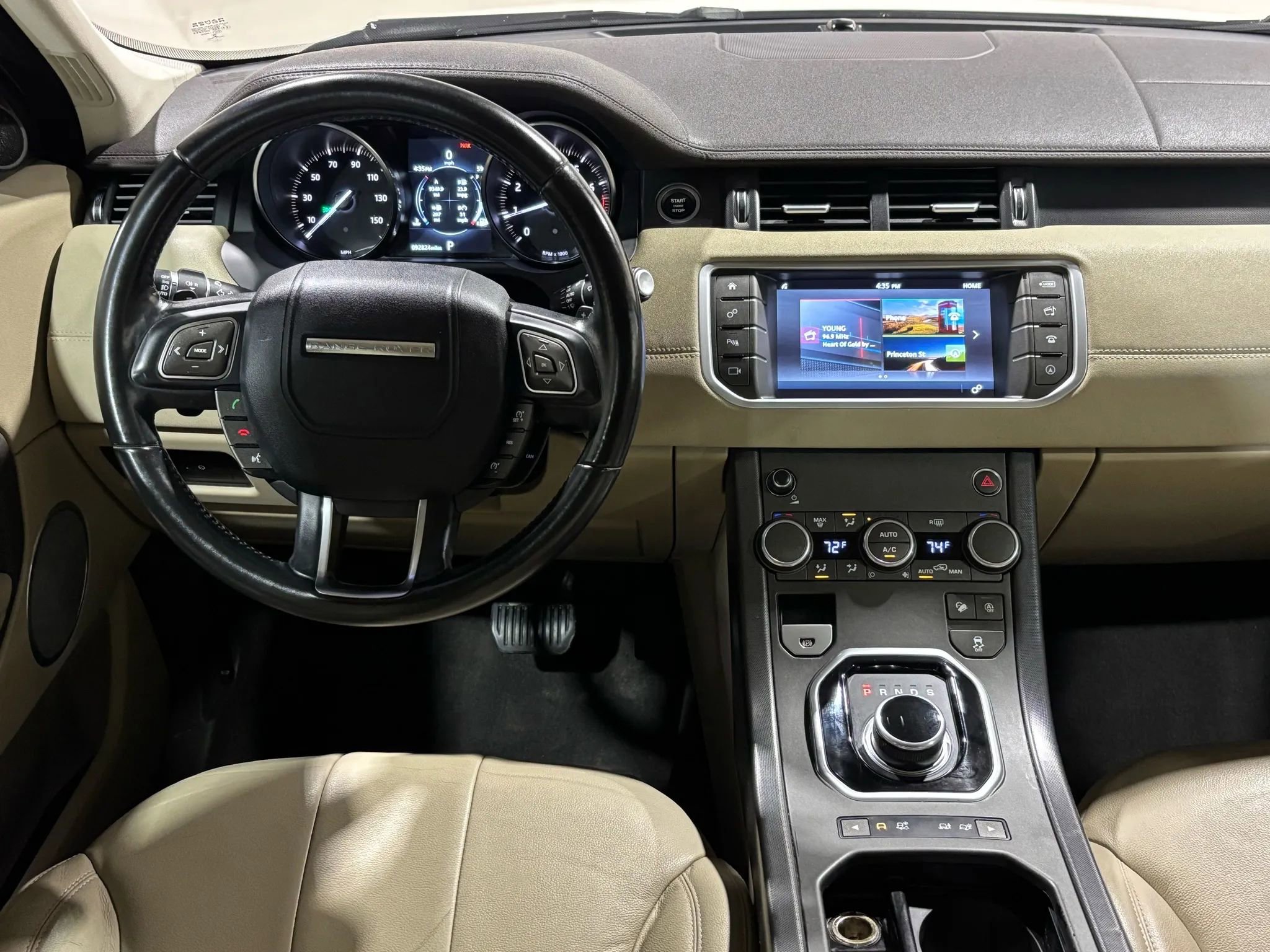 Used 2018 Land Rover Range Rover Evoque image 15