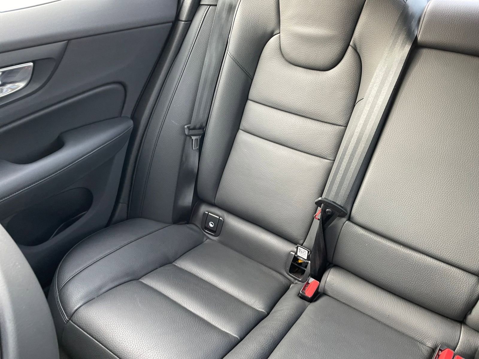 Used 2025 Volvo S60 B5 Plus image 39