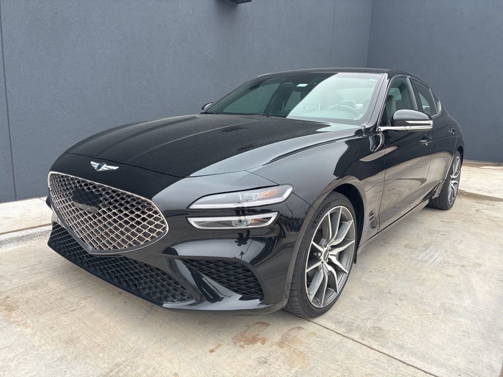 Used 2023 Genesis G70 2.0T image 1