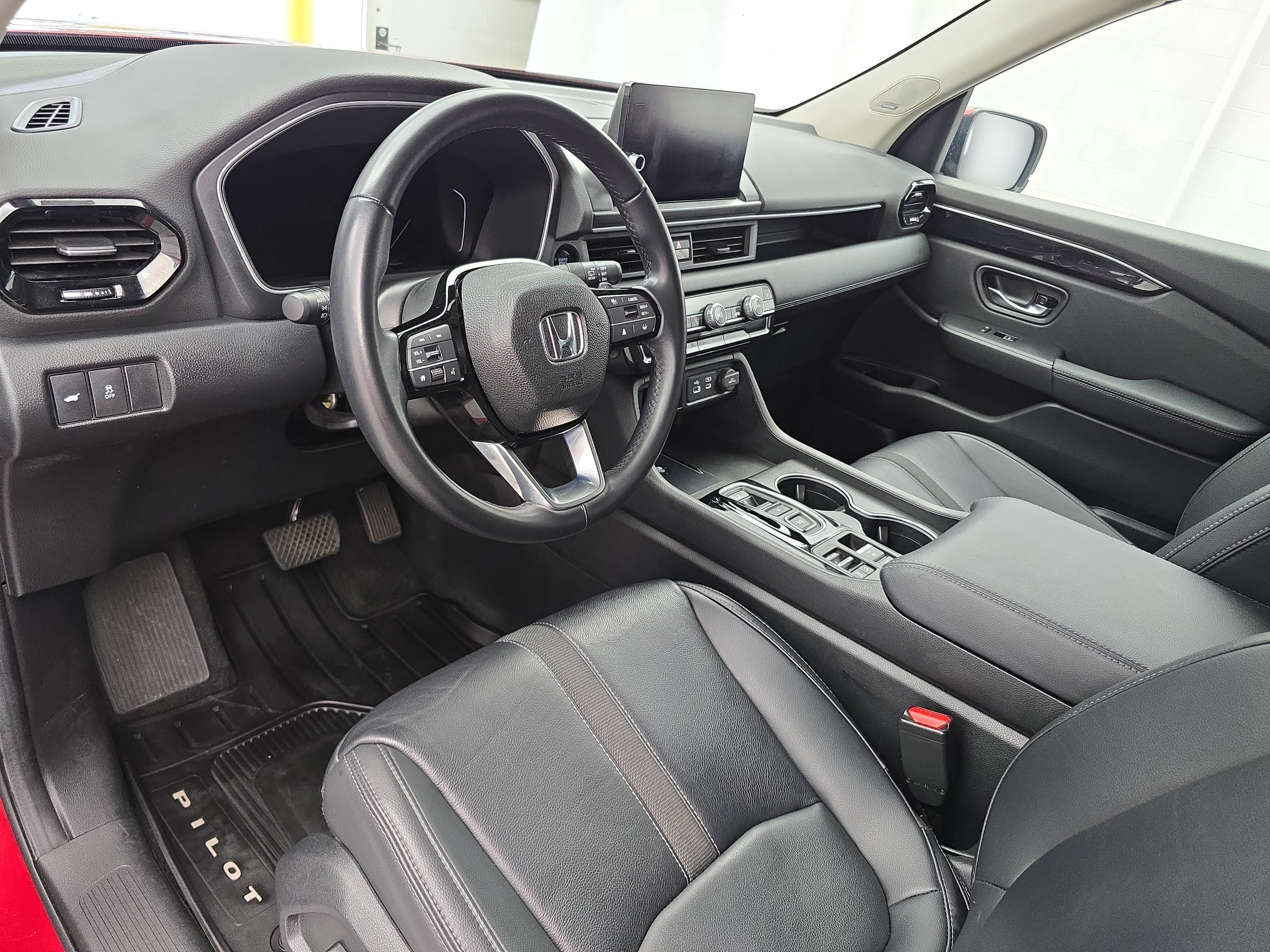Certified 2024 Honda Pilot Touring image 17