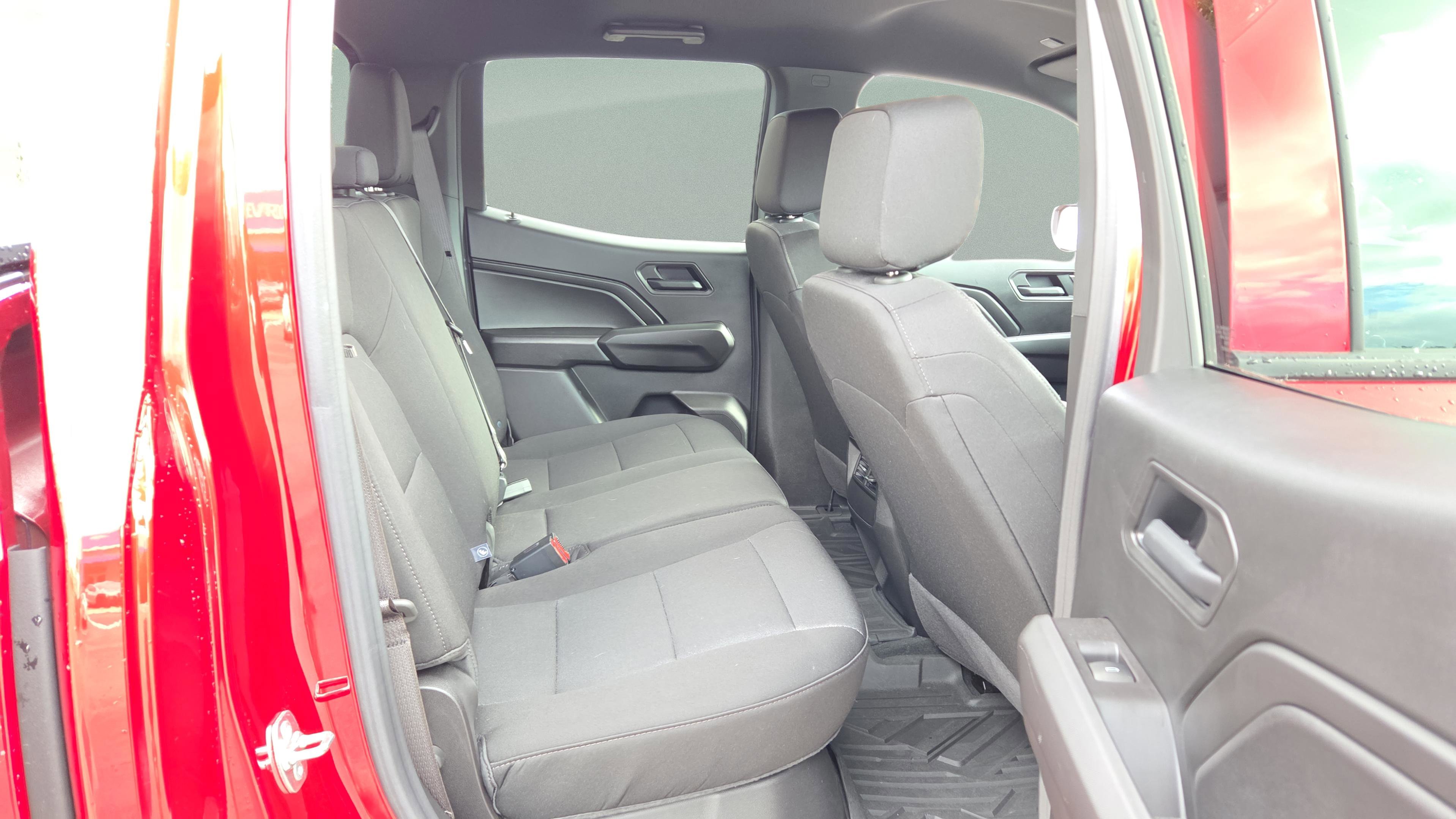 Used 2025 Chevrolet Colorado Trail Boss image 15