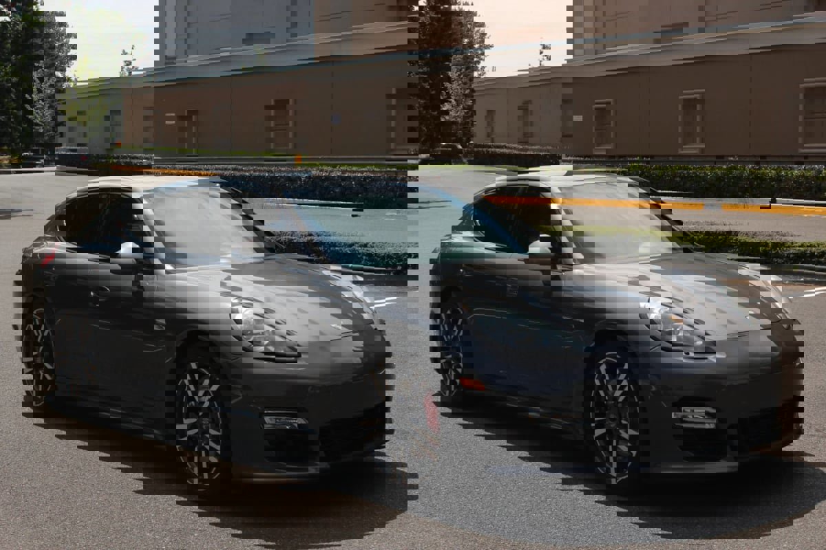 Used 2013 Porsche Panamera GTS image 3