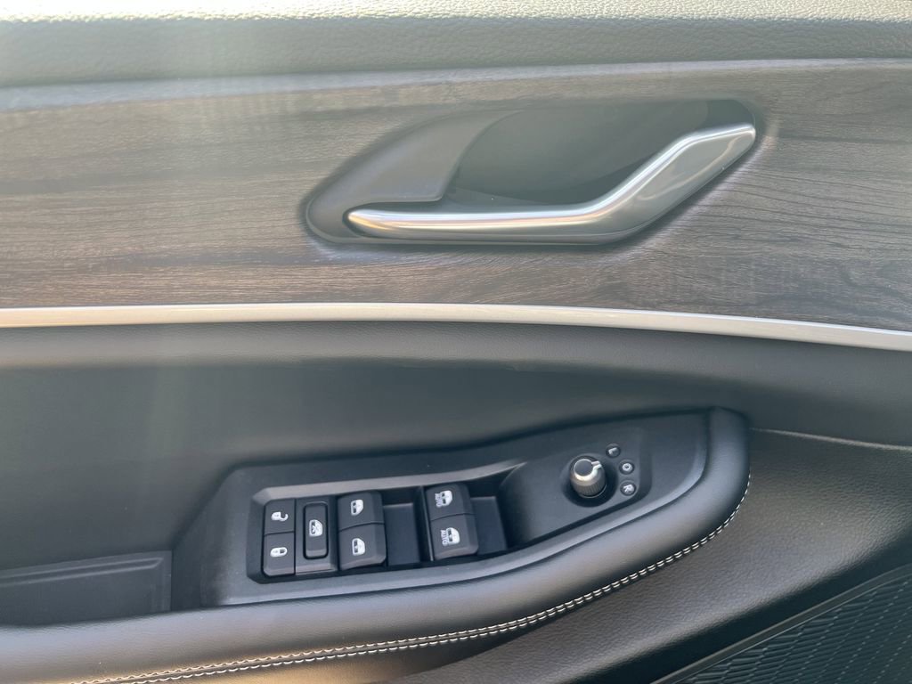 New 2026 Jeep Grand Cherokee L 4WD image 14