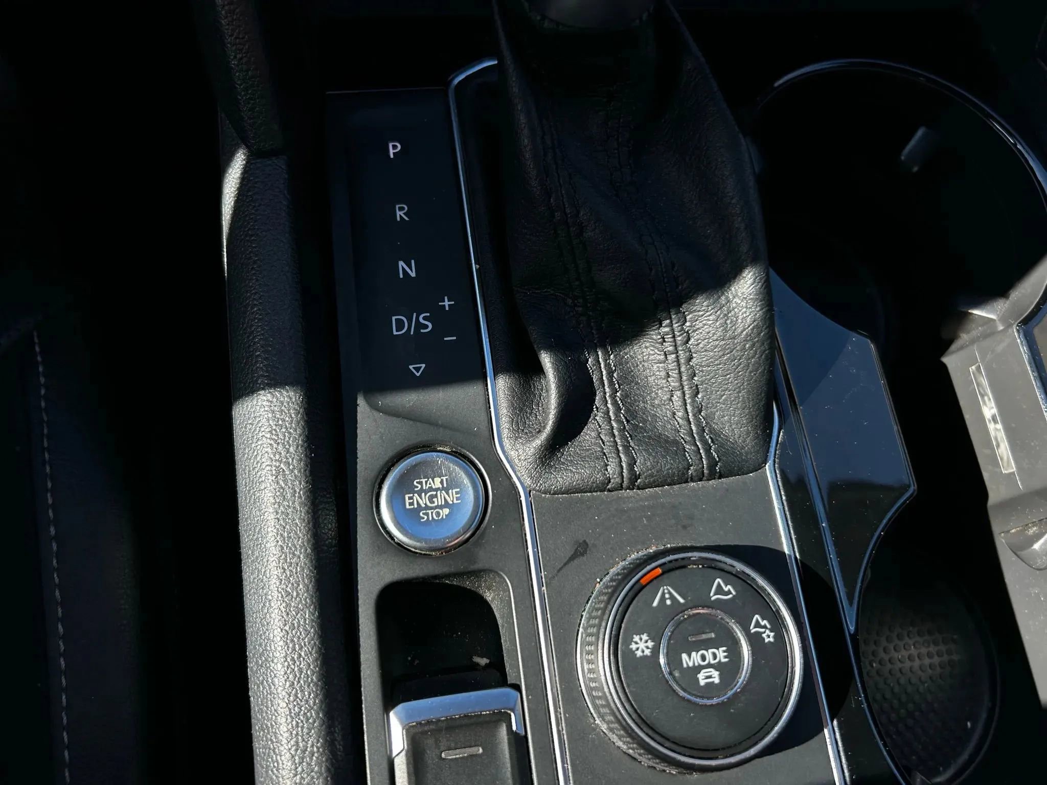 Used 2018 Volkswagen Atlas SEL Premium image 27